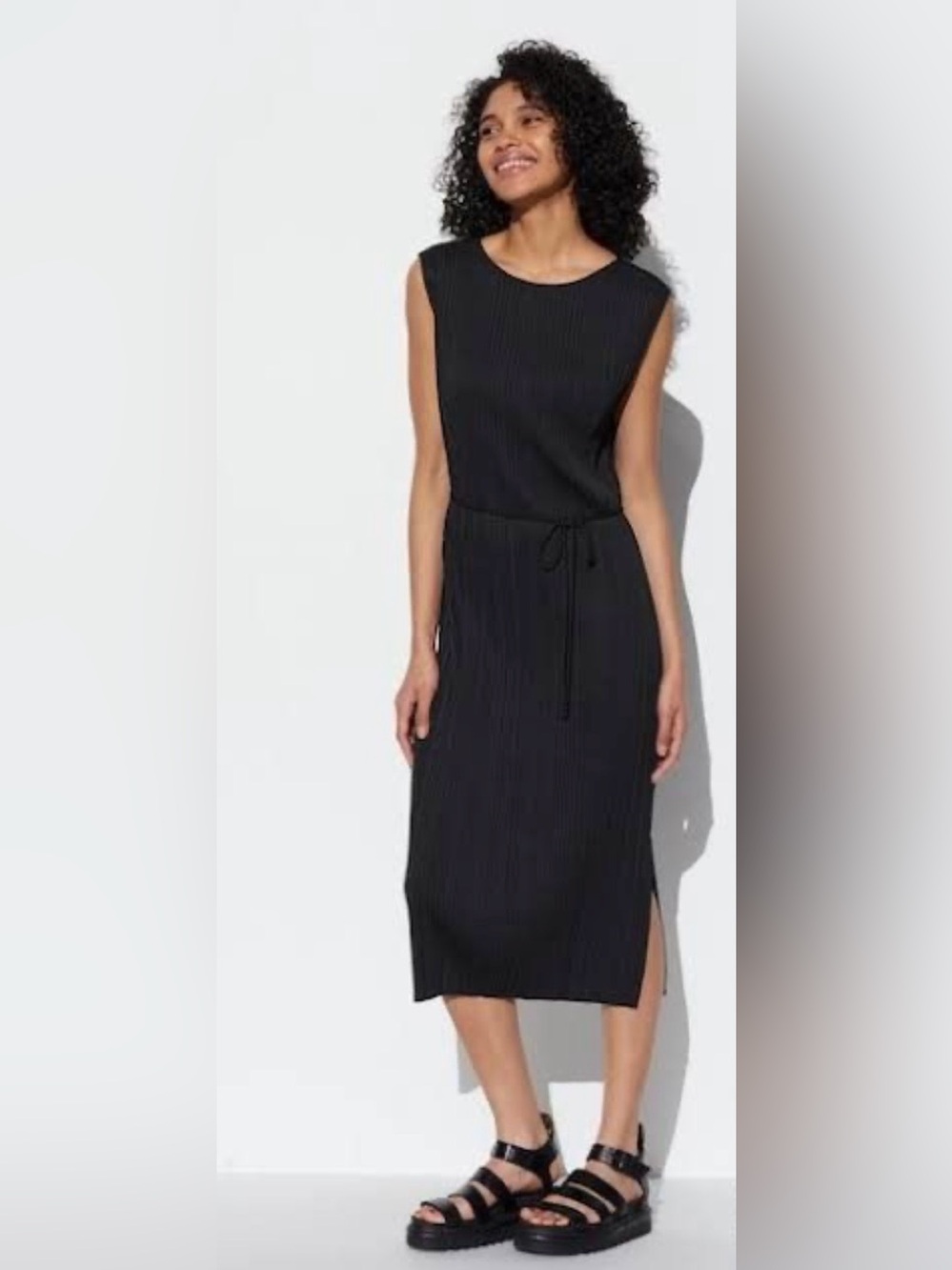 Uniqlo Black Sleeveless Ribbed Midi Dress with Waist Tie ( No Belt included)